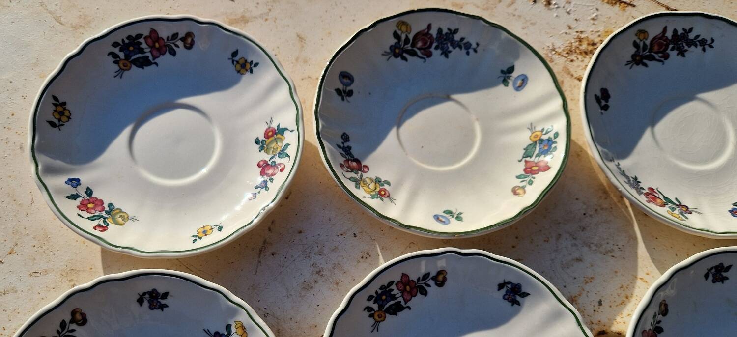 Set of 12 saucers Villeroy Boch model 1562