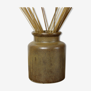 Caramel stoneware pot (a)