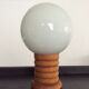 Lampe scandinave vintage en bois et opaline