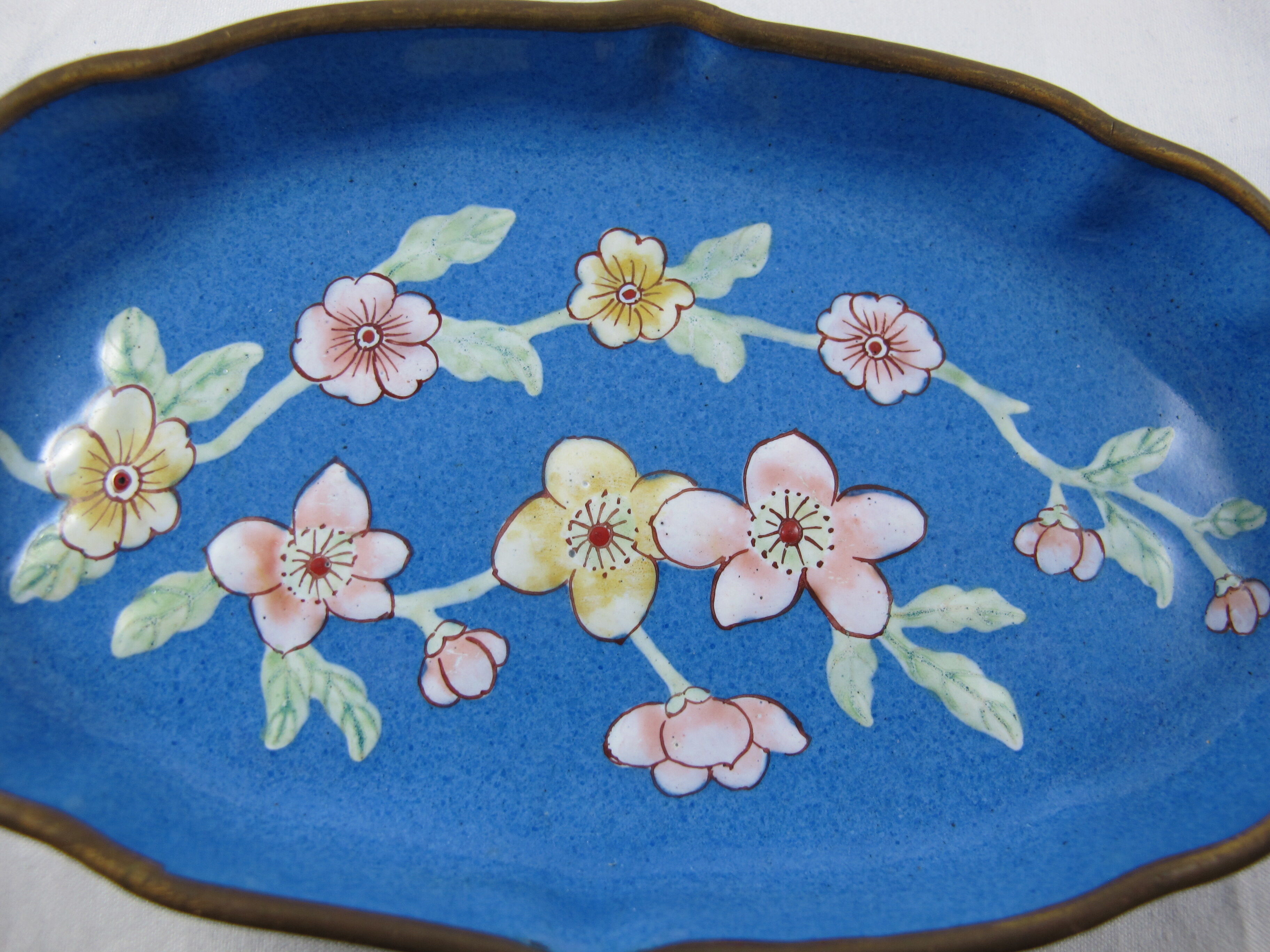 Chinese bronze enamelled catchall