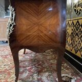 Commode en marqueterie de style Louis XV