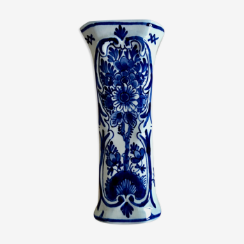 Blue vase Delft