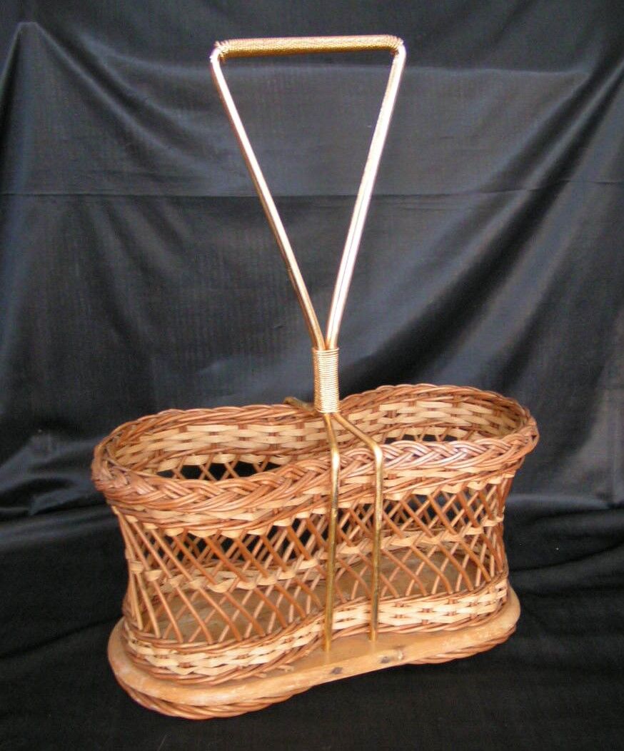 Rattan bottle holder