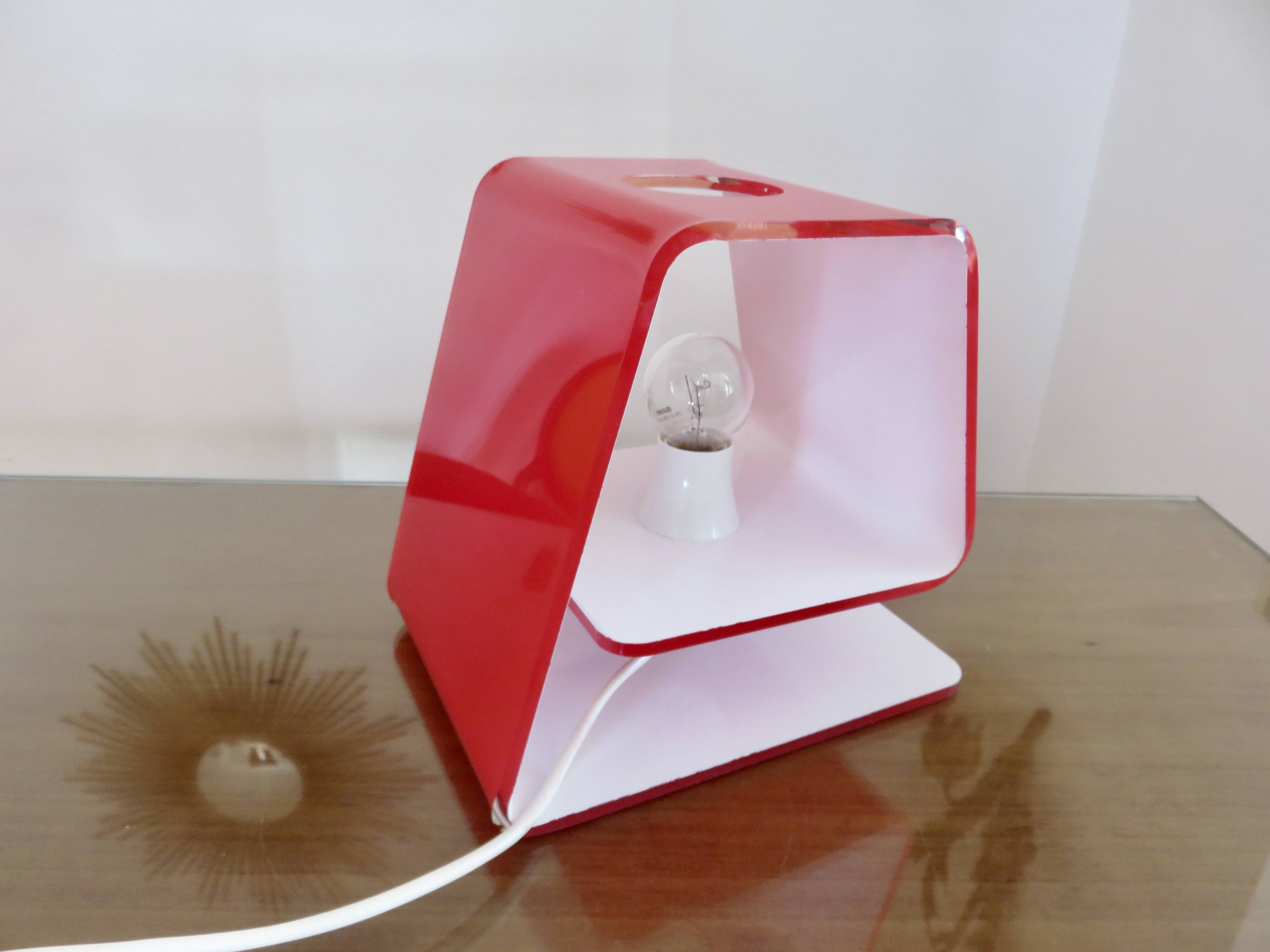 Calligaris luce lamp made in italy 2007 red plexiglass