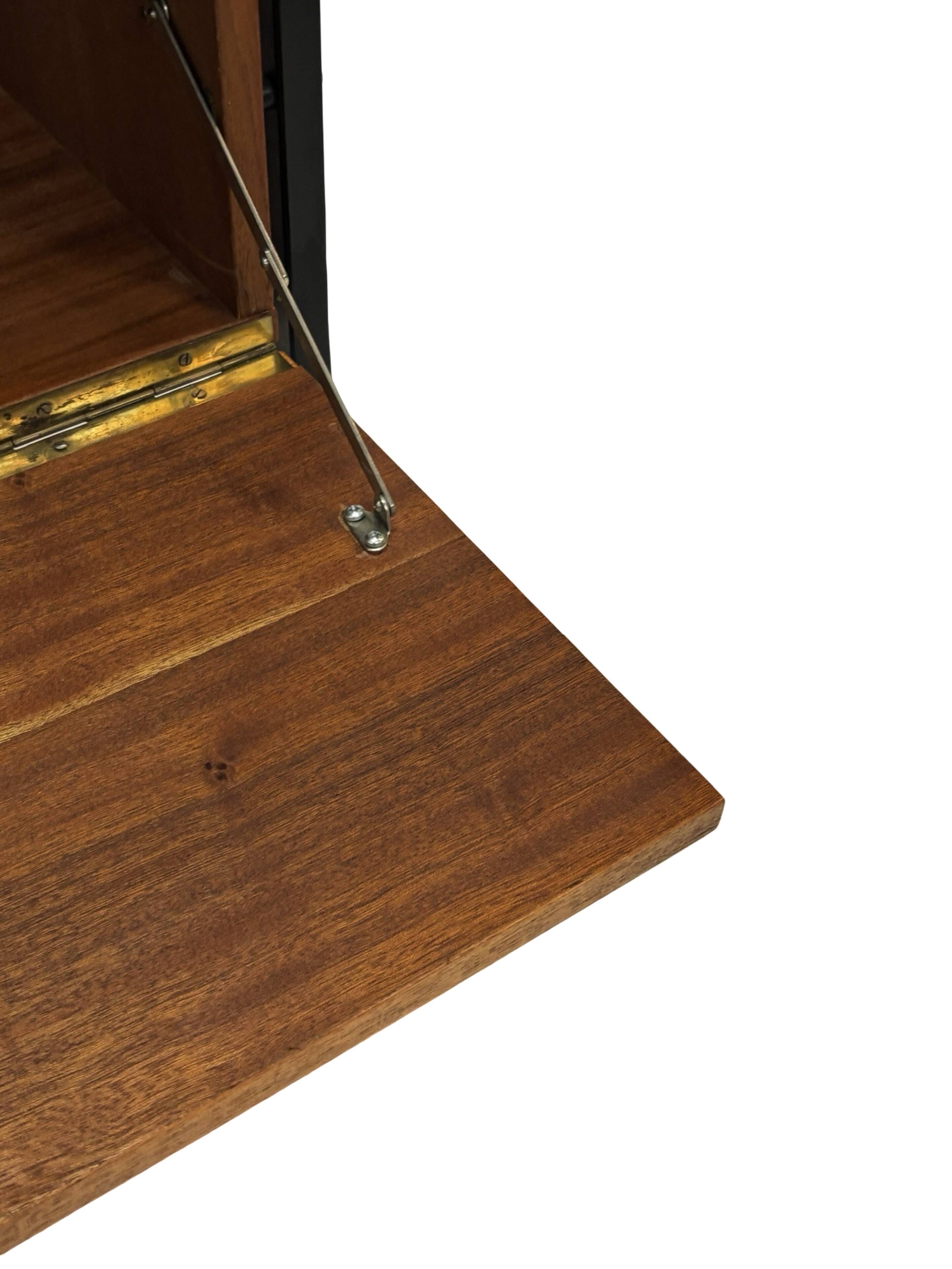 Meuble TV vintage petit format, placage teck, années 1960