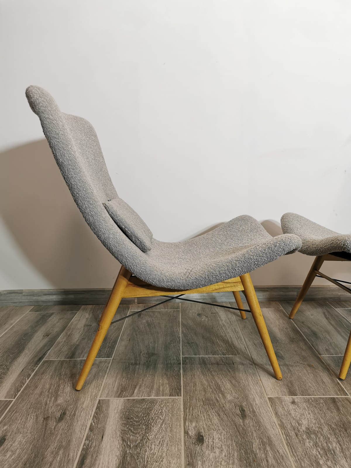 Paire de fauteuils restaurée par Miroslav Navratil