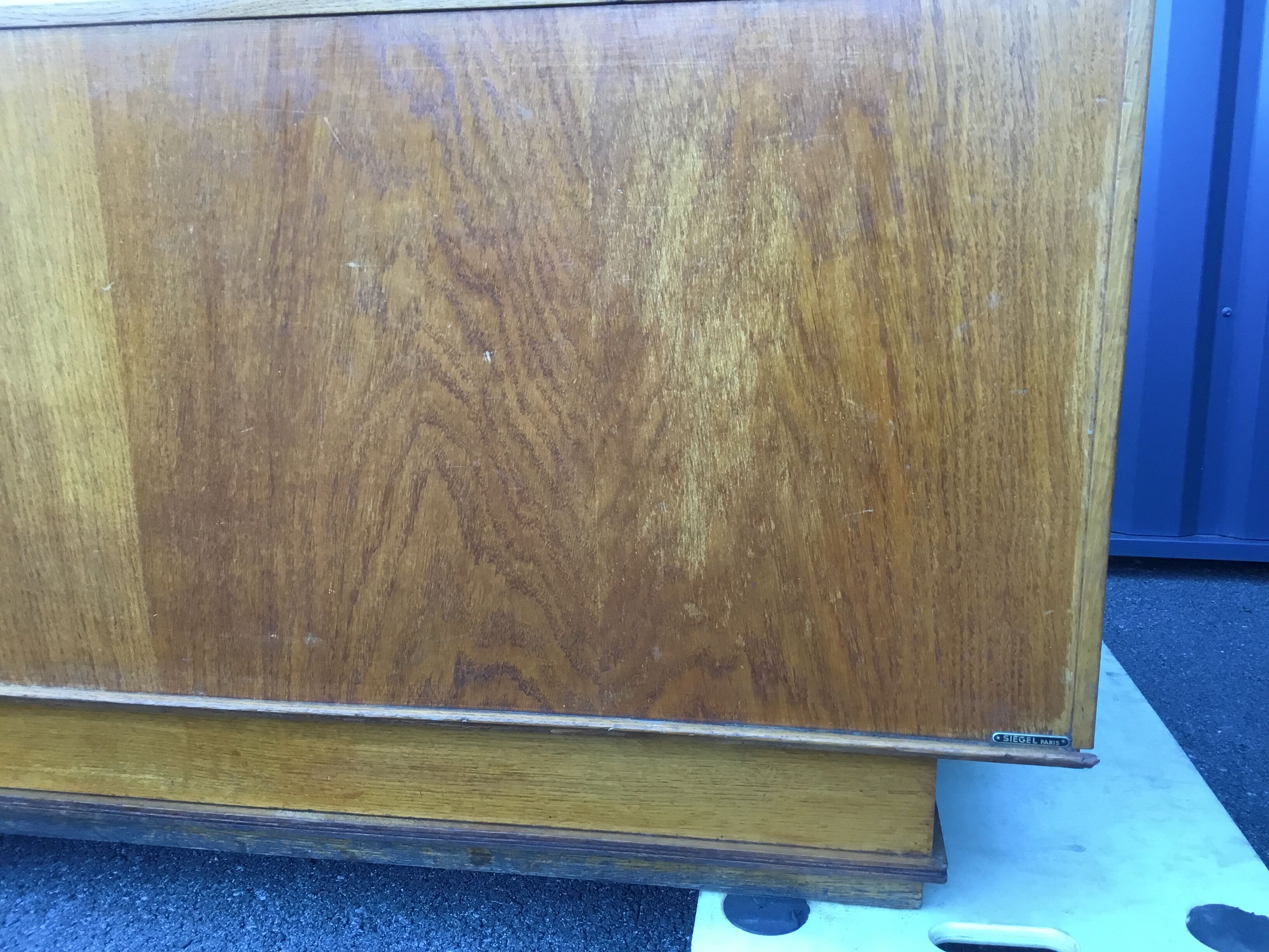 Store window counter