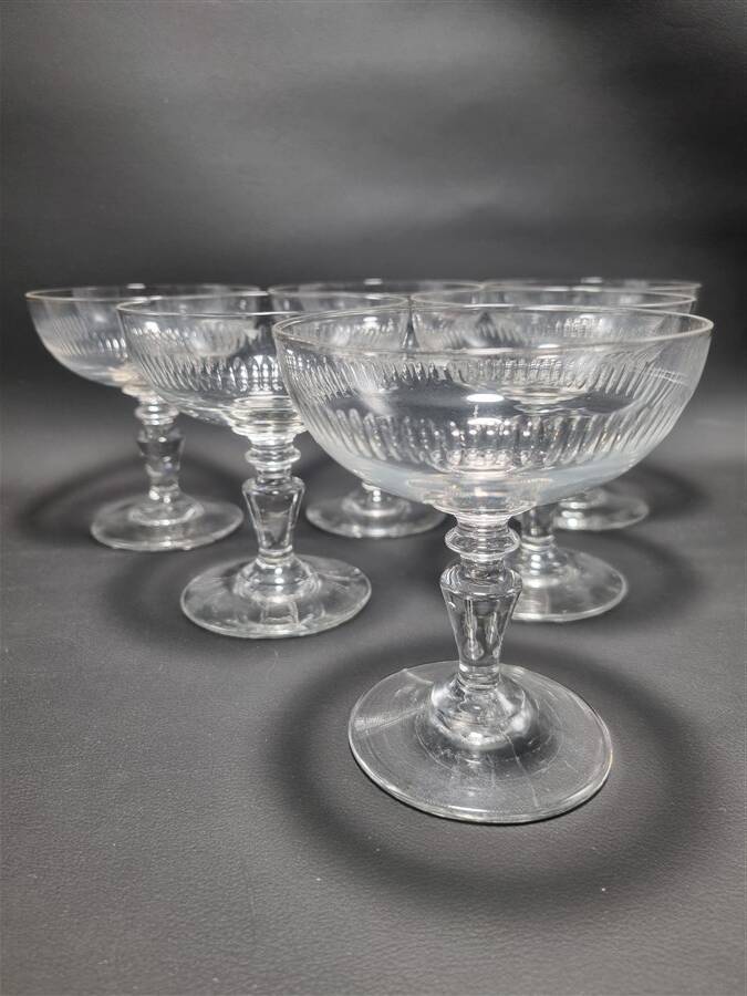 Set of 6 champagne glasses