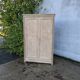Armoire en bois naturel