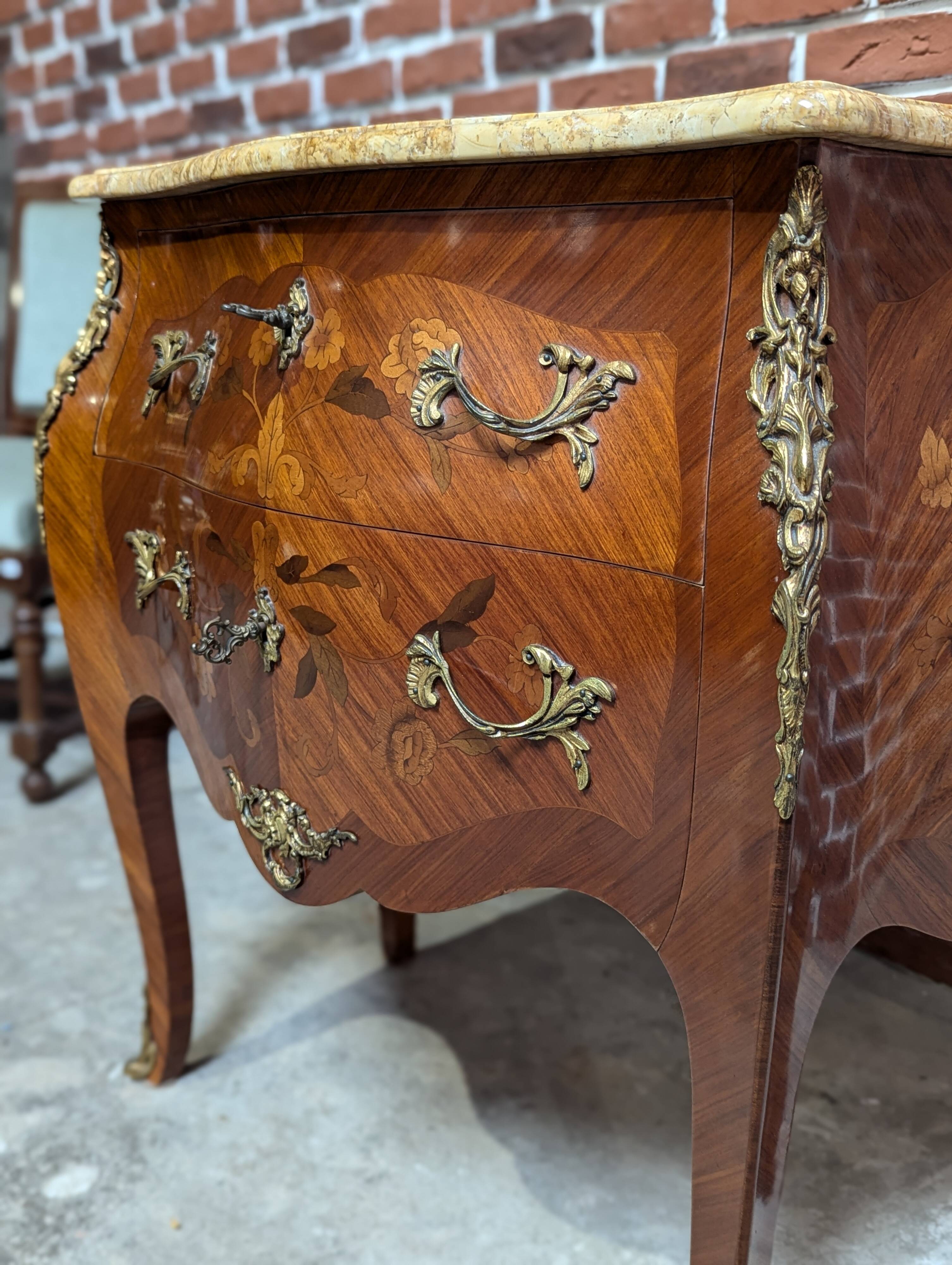 Commode de style Louis XV