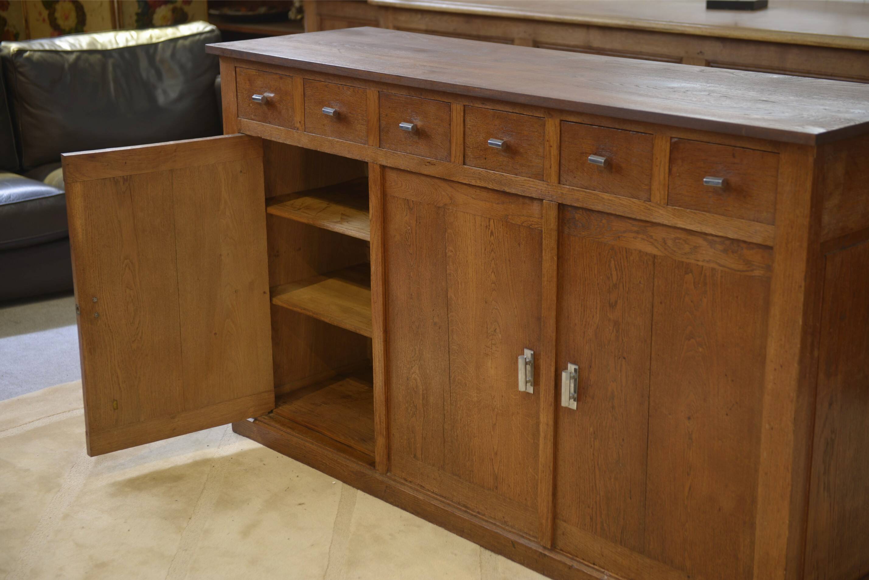 Buffet Art Déco moderniste en chêne massif 1940’s