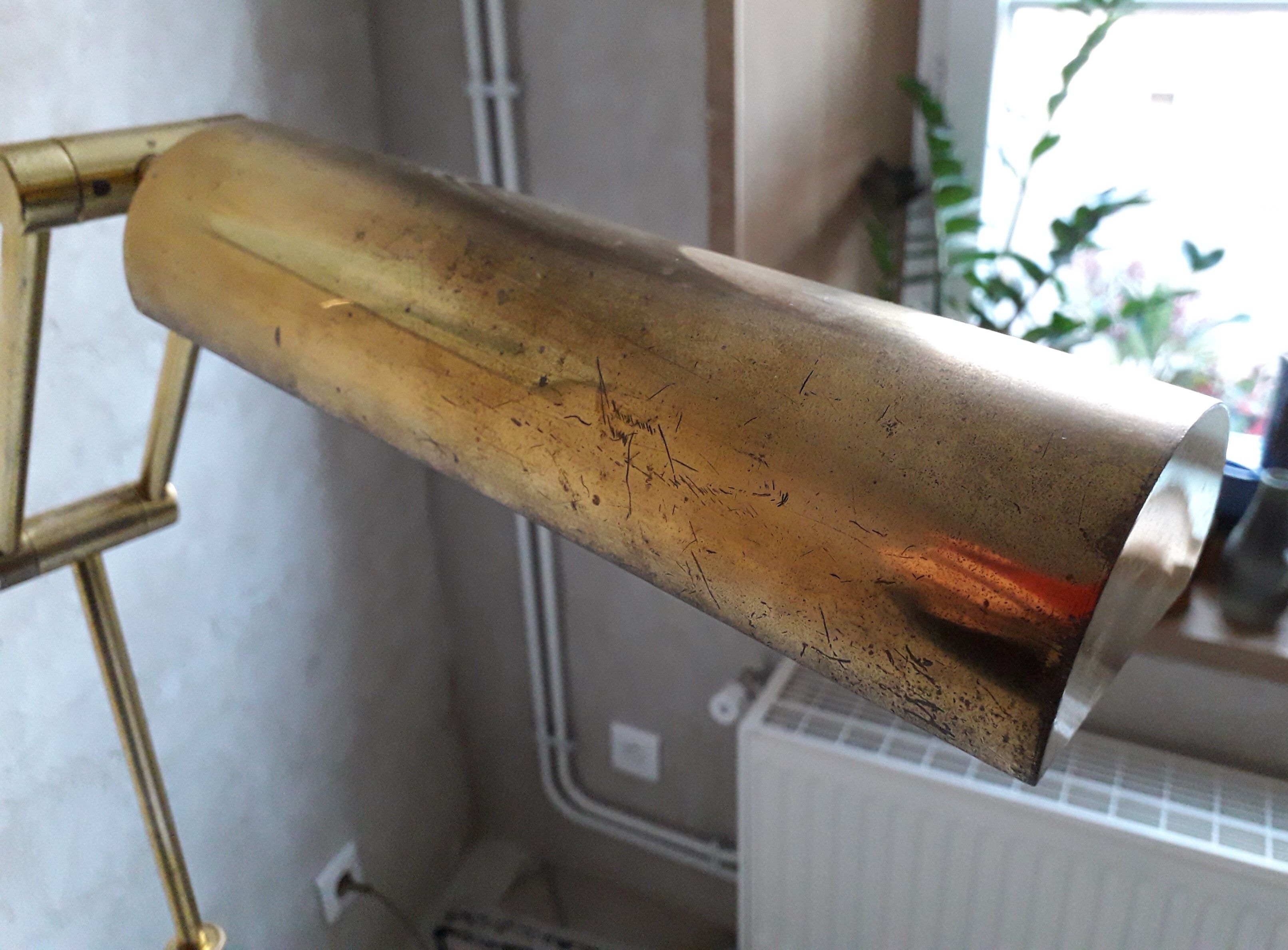 Brass articulated lamppost