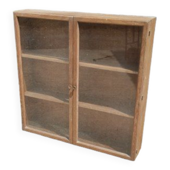 Showcase, furniture to hang