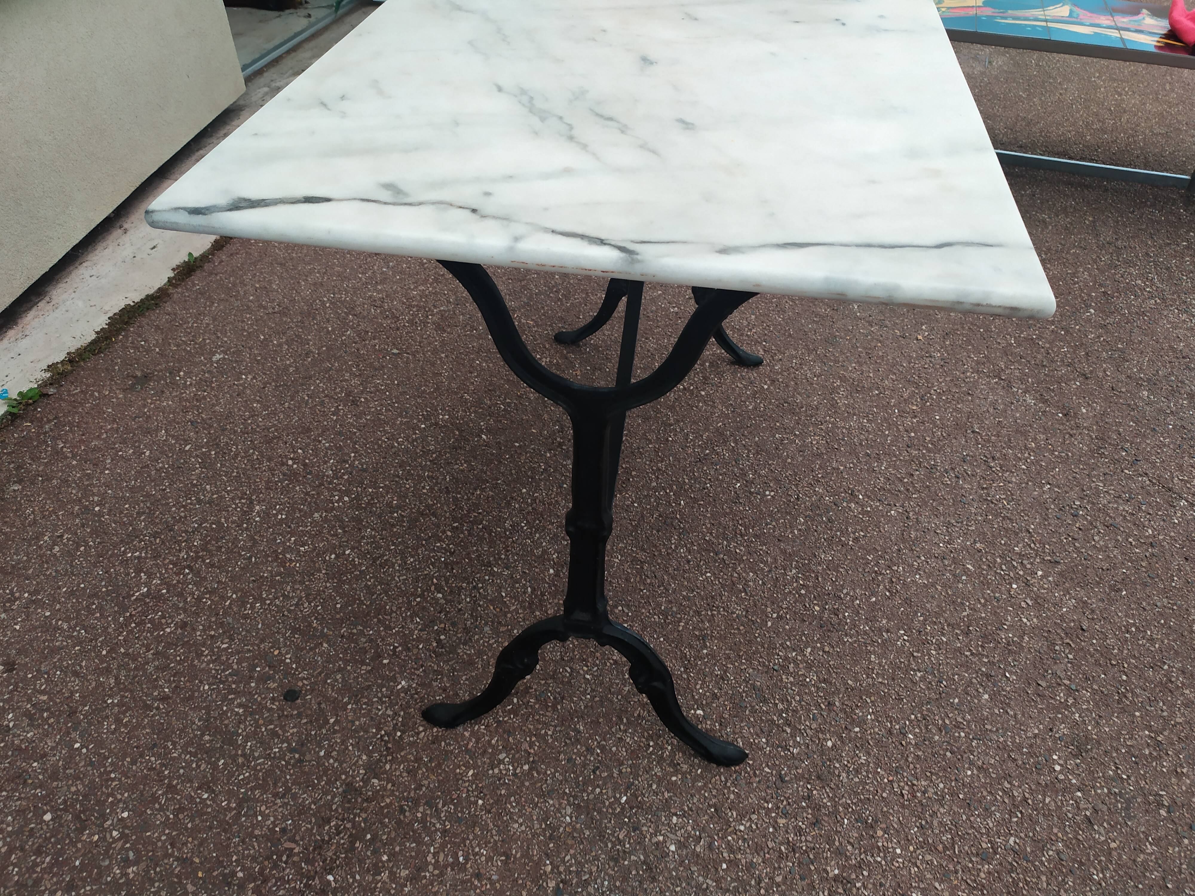 Bistro table in marble from a Parisian brasserie
