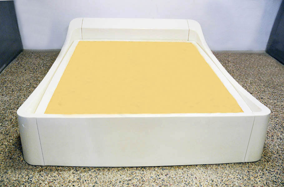 Space age fiberglass bed by Astarte, 1970s