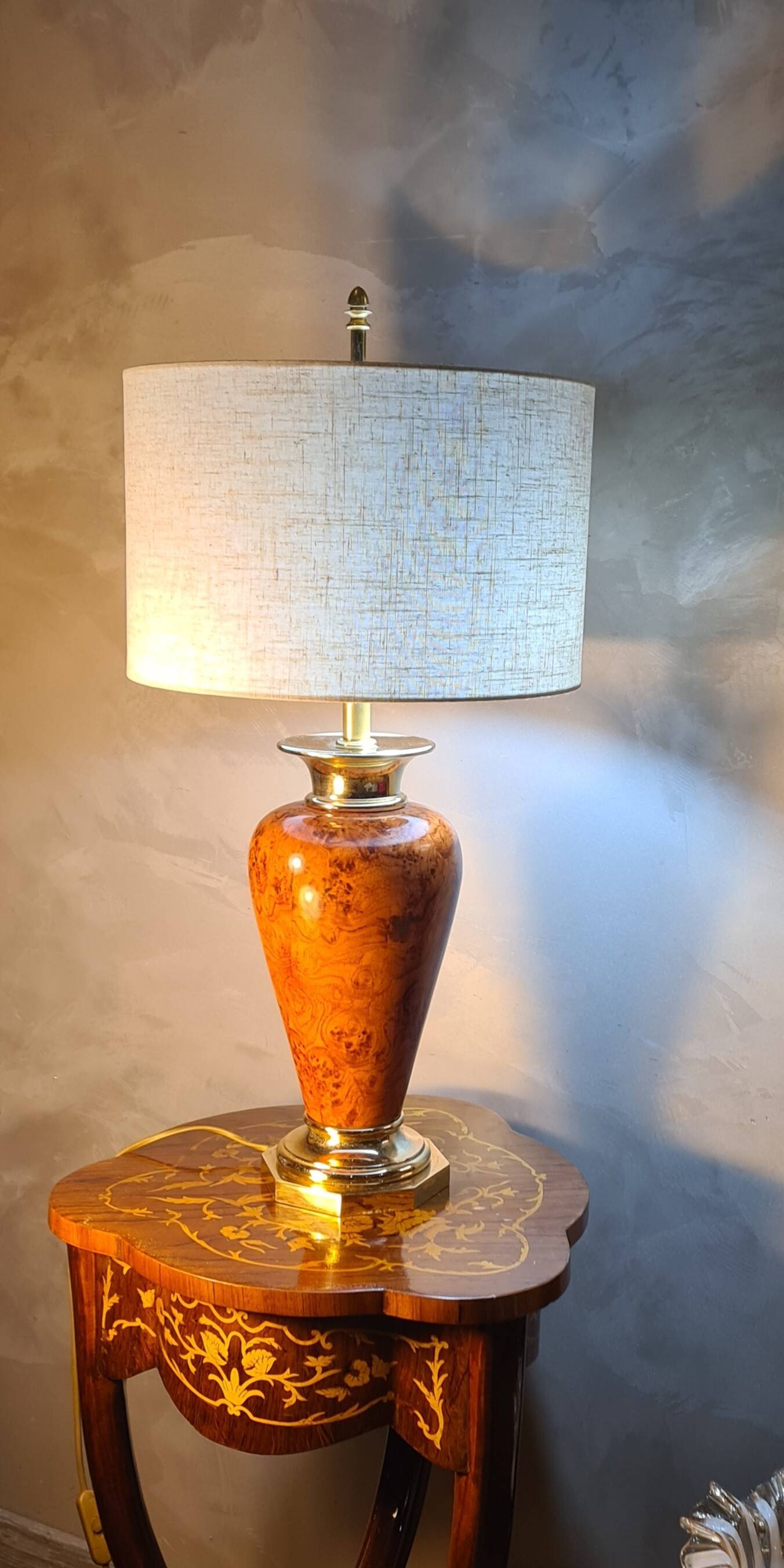 lampe ,,deluxe , lumina vintage 1975 a 80  style faux bois abat jour neuf l