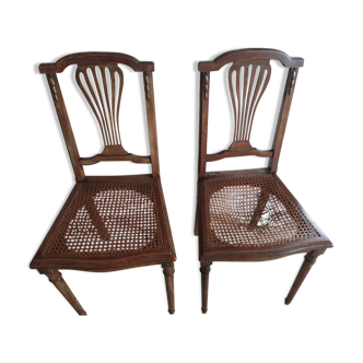 Lot de deux chaises cannées anciennes