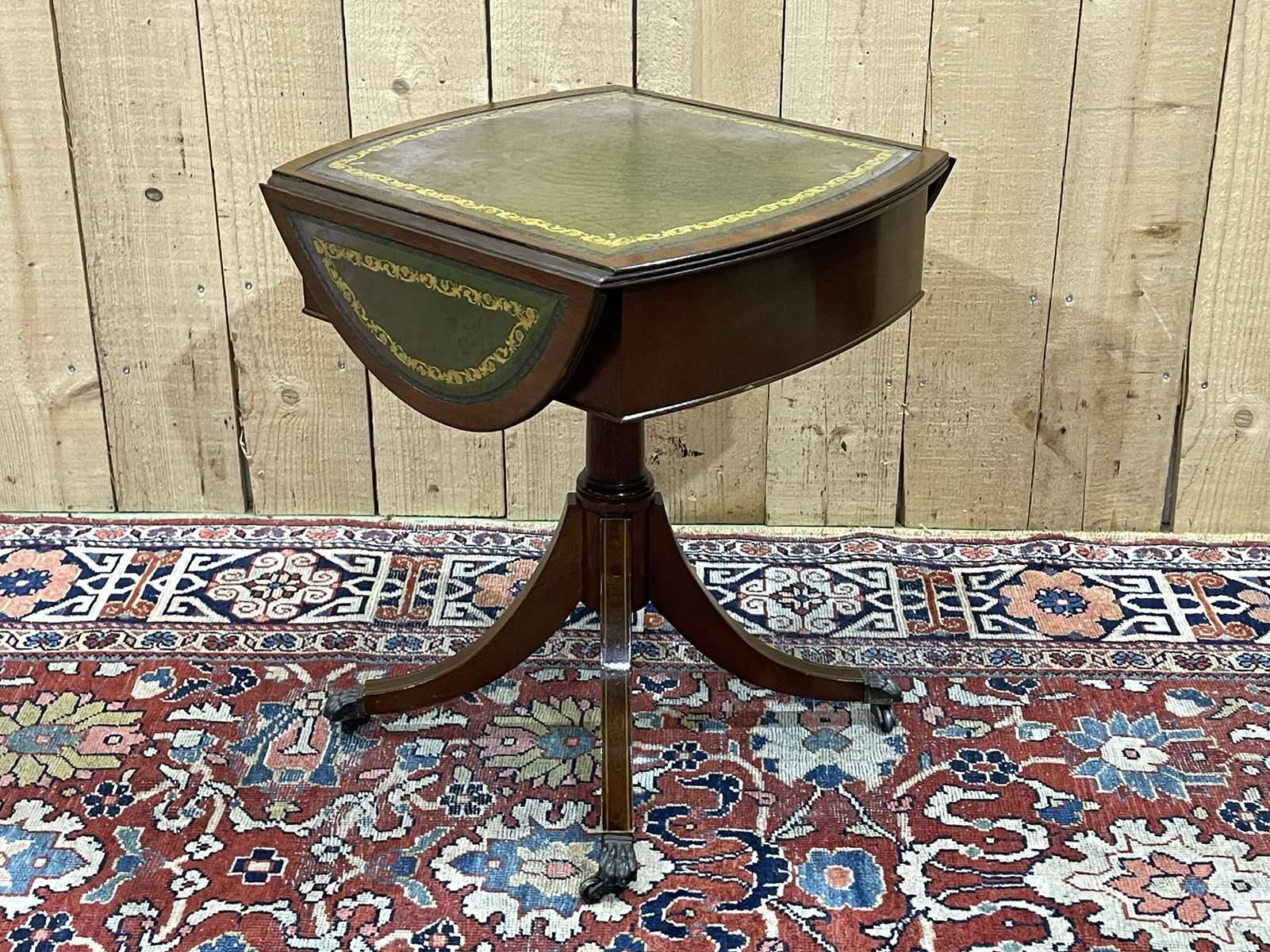 1950s English pedestal table in mahogany and leather top