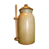 Old pickle pot and his pliers, Grès Village