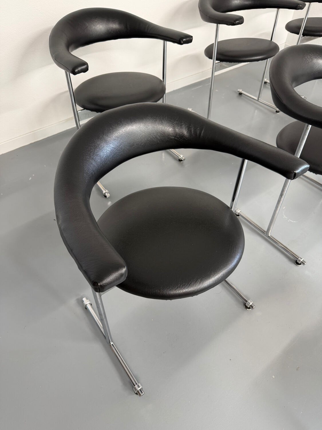 8 Airport Chairs Model 037 designed by Hans Kaufeld / Geoffrey Harcourt