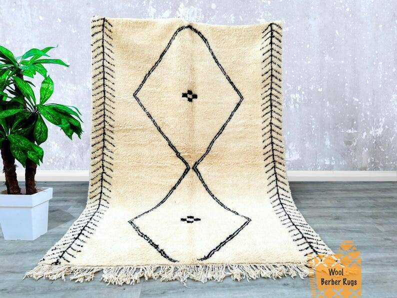 Tapis azilal Tissé main traditionnelle taille 150 x 250 cm