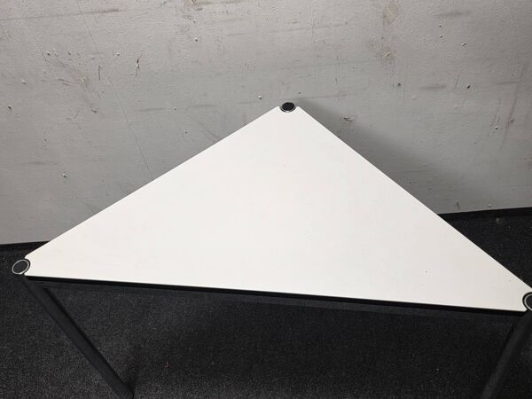 Table triangulaire USM Haller vintage
