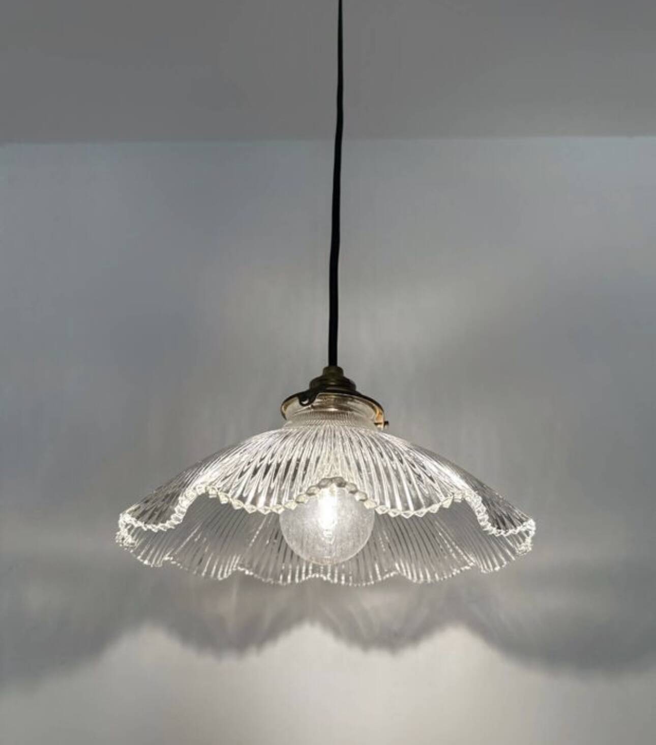 Suspension glass holophane 1950s