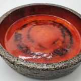 Coupe brutaliste en grès émaillé orange et rouge