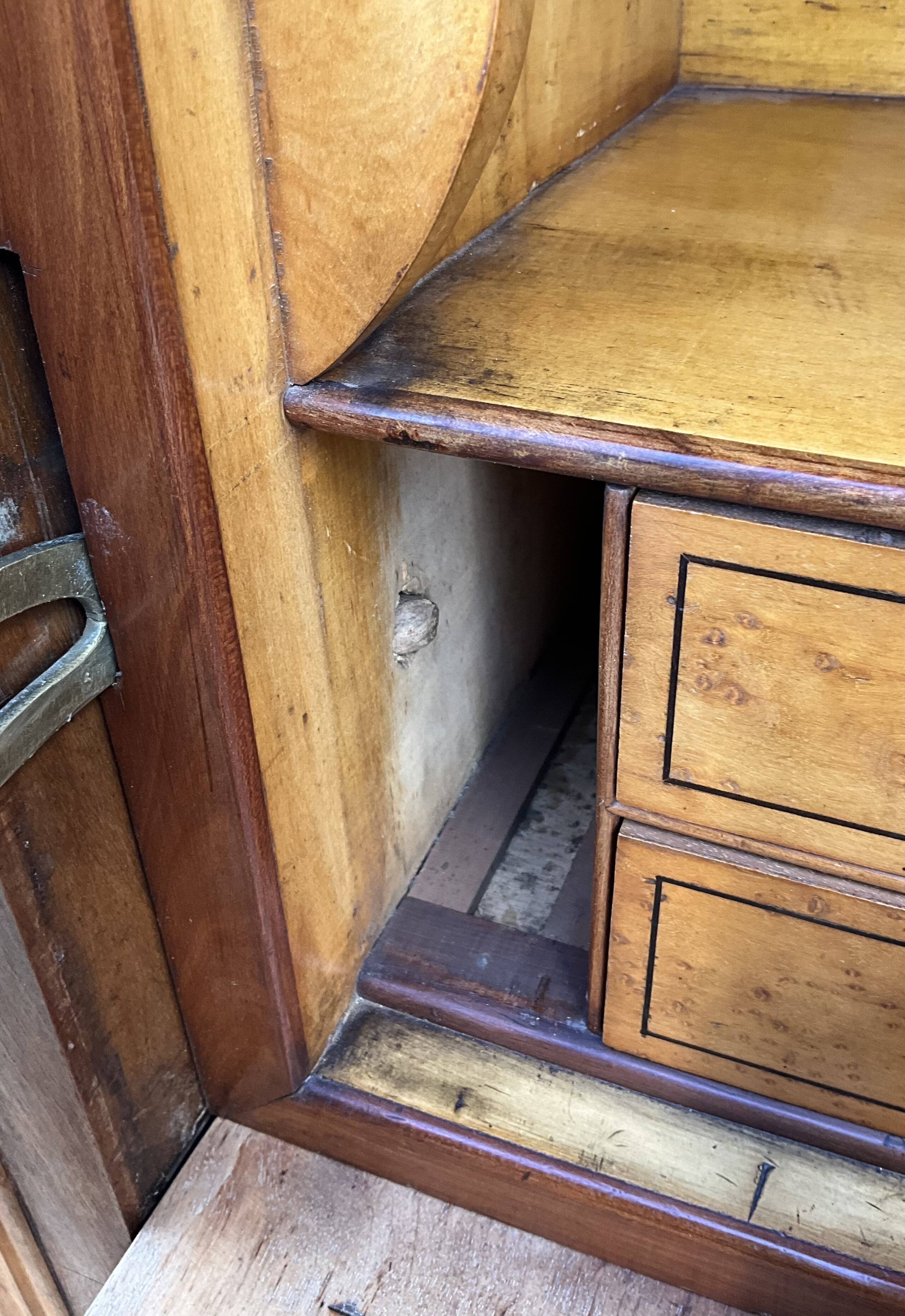 Louis-Philippe secretary, mid-19th century, in walnut burl.