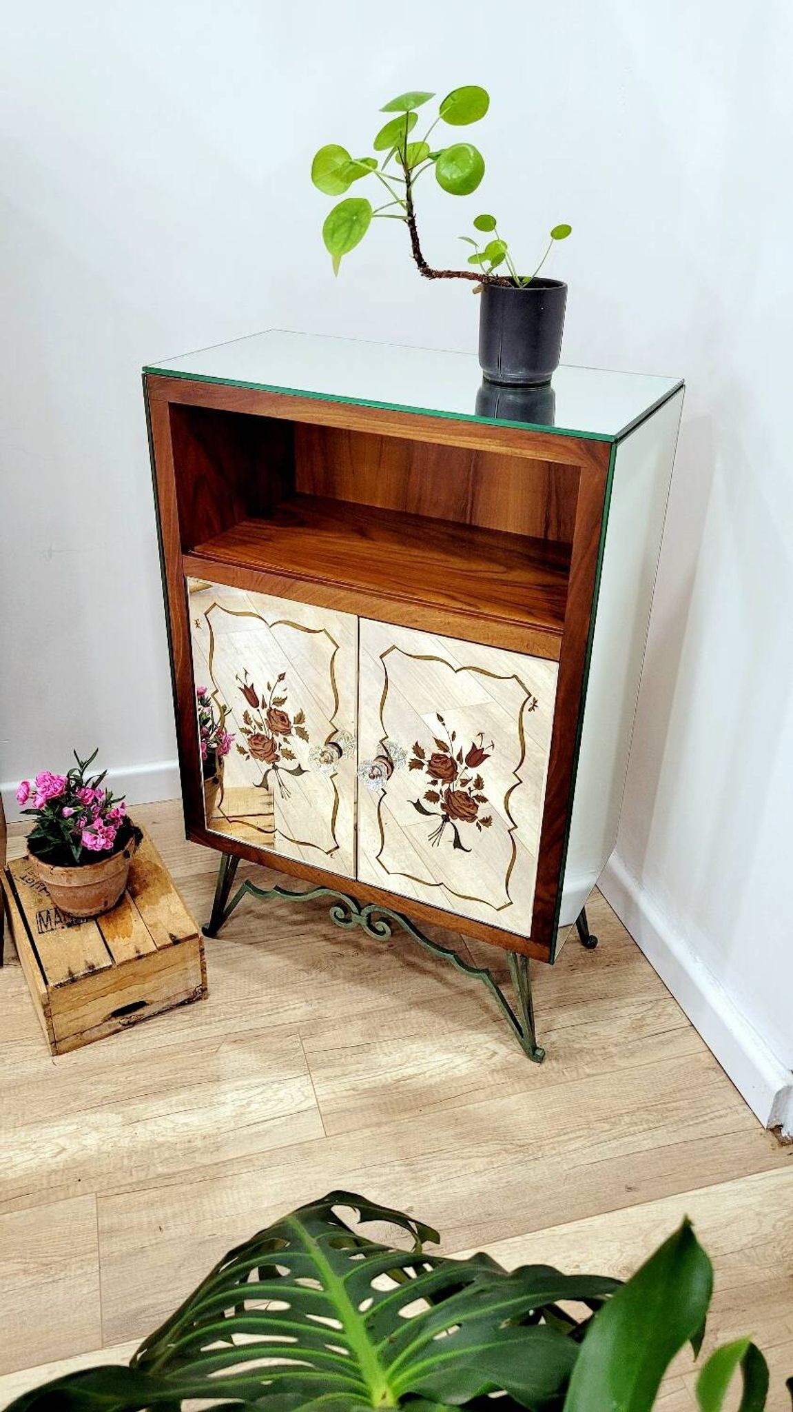 Italian furniture in Art Deco style