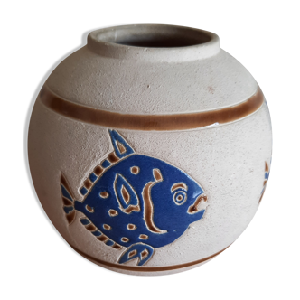 Ceramic vase decorated with fish