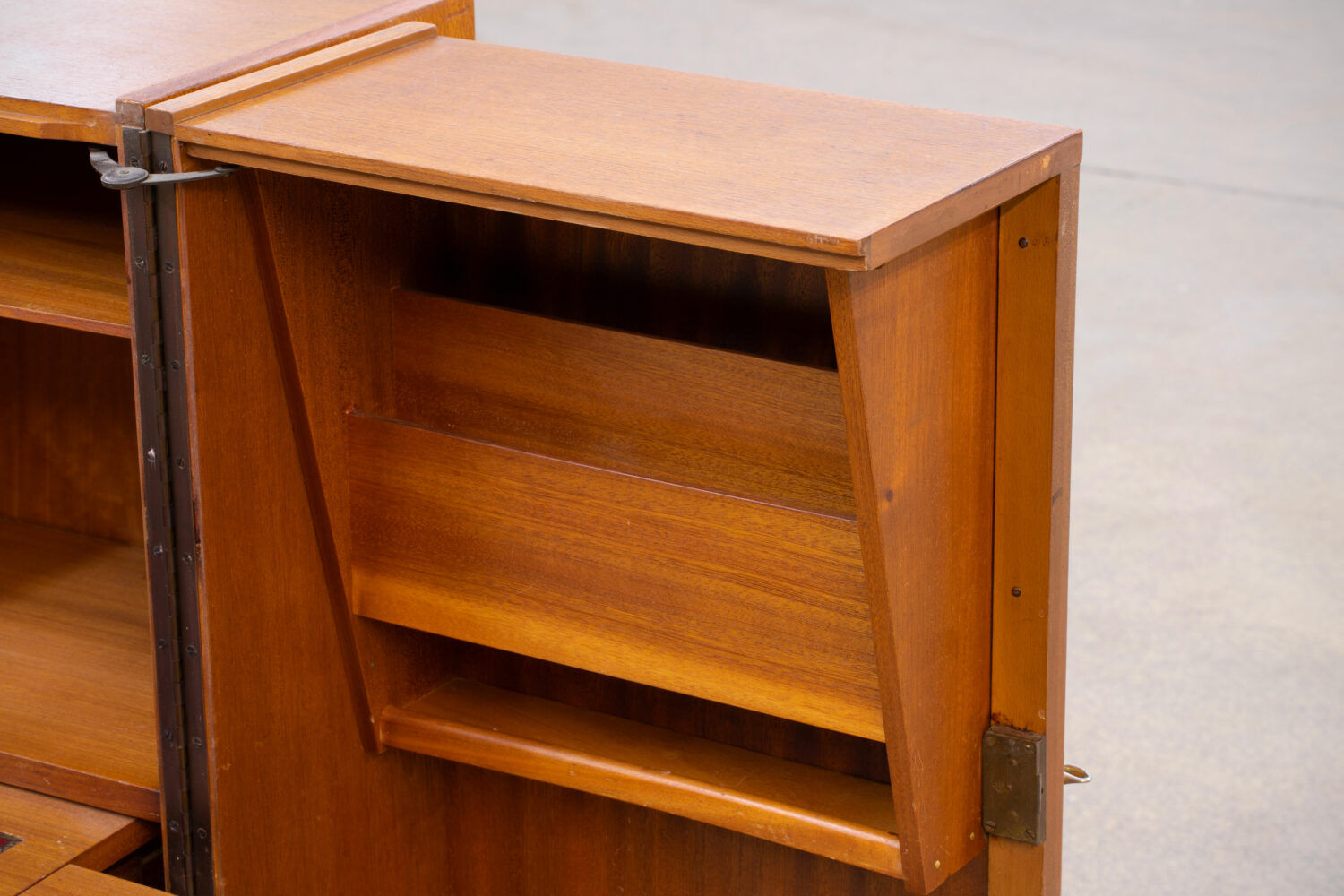 Bureau vintage Magic Box 1960