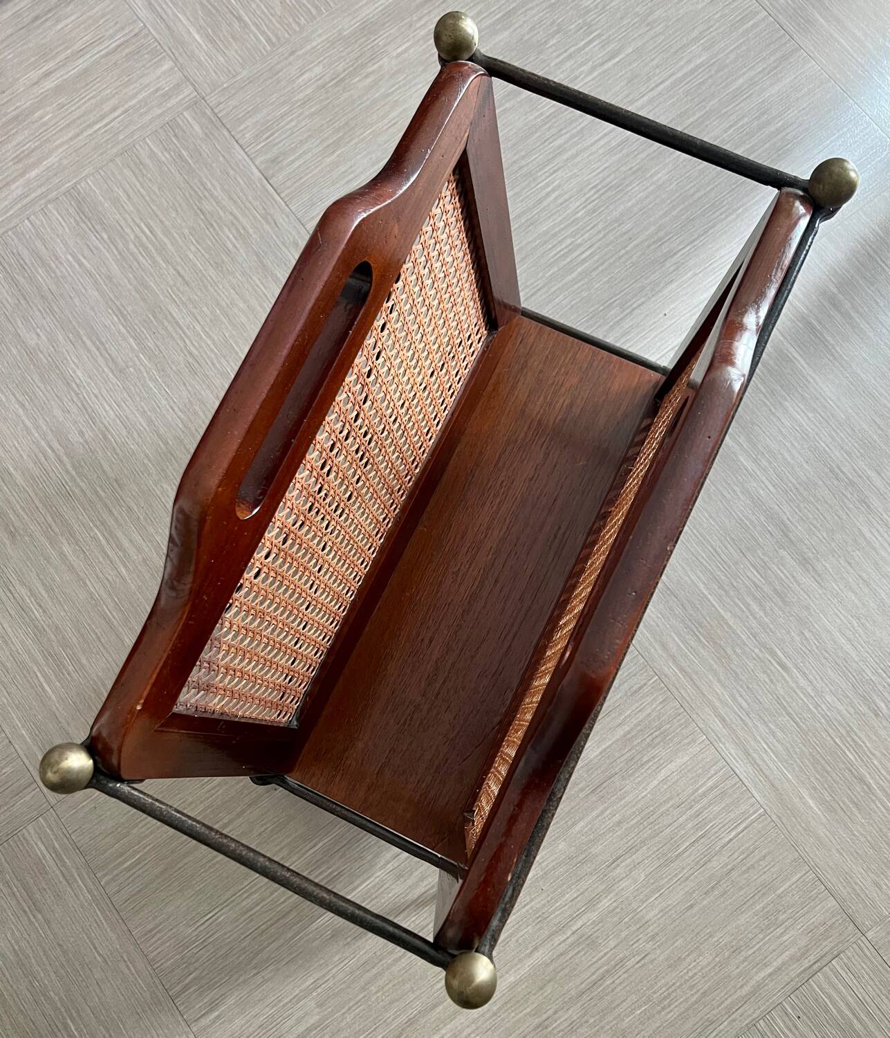 Magazine Holder/Logs in Metal/Wood/Rattan