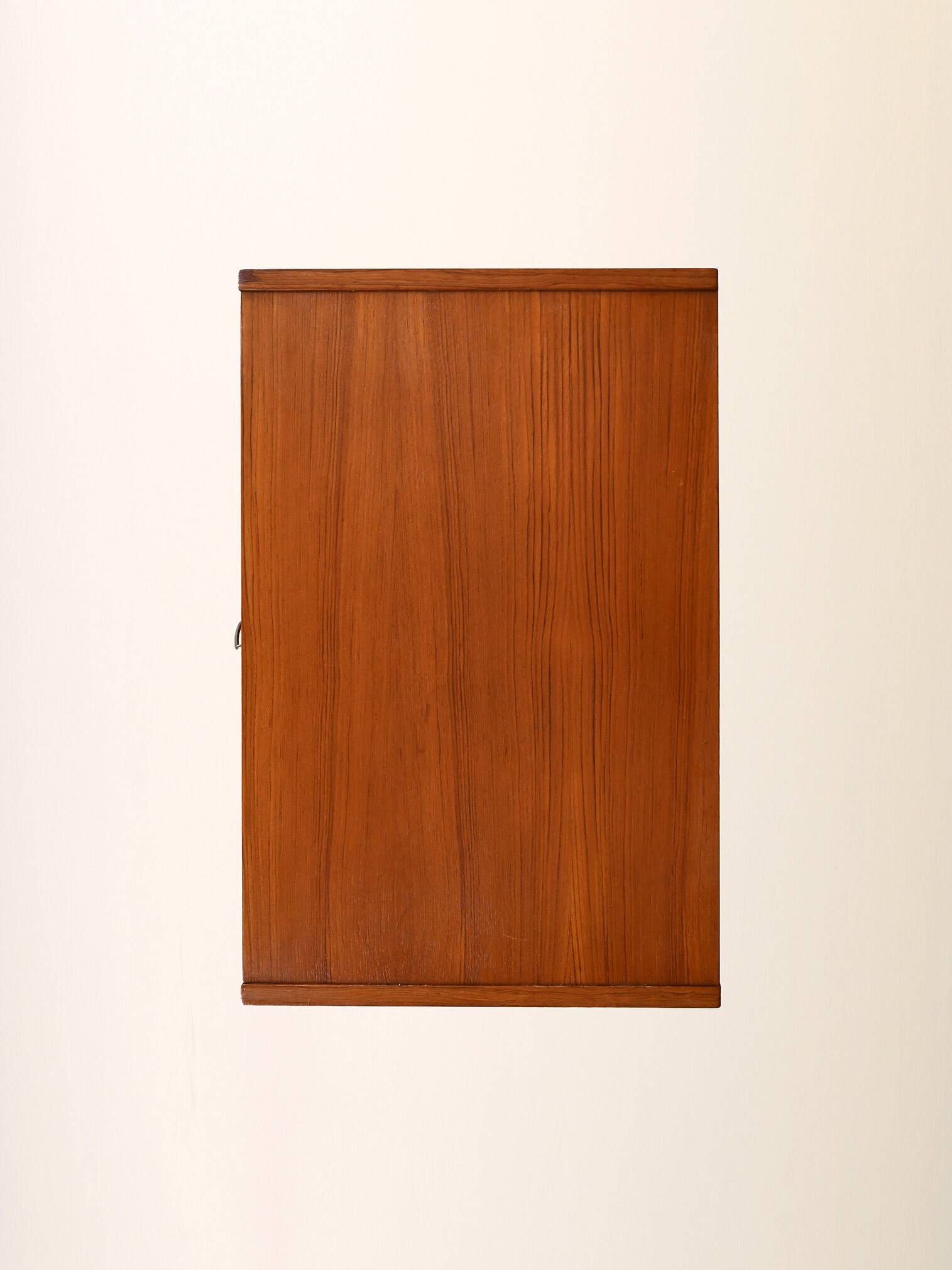 Retro chest of drawers with metal handles