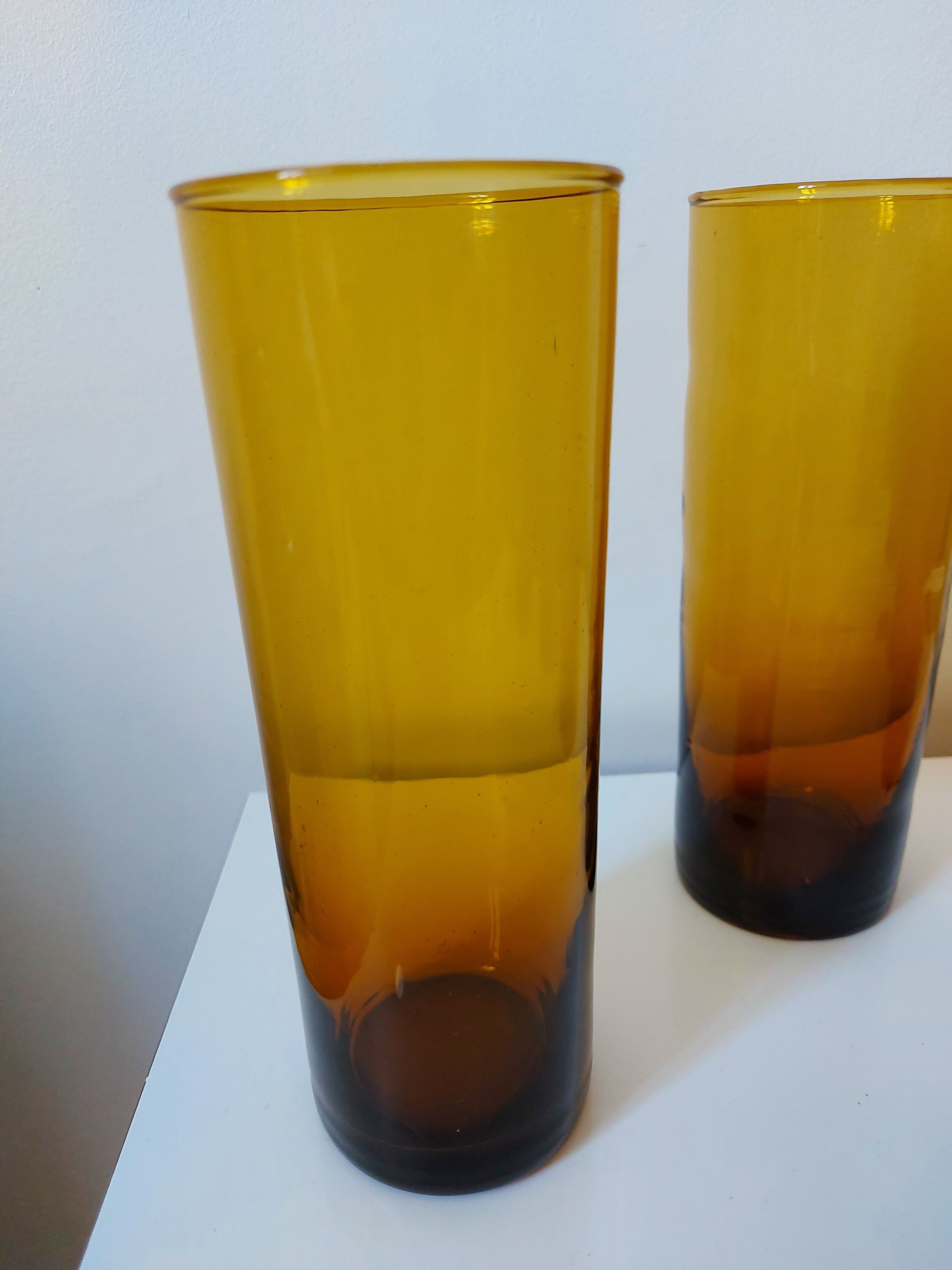 Set carafe and 5 amber glasses
