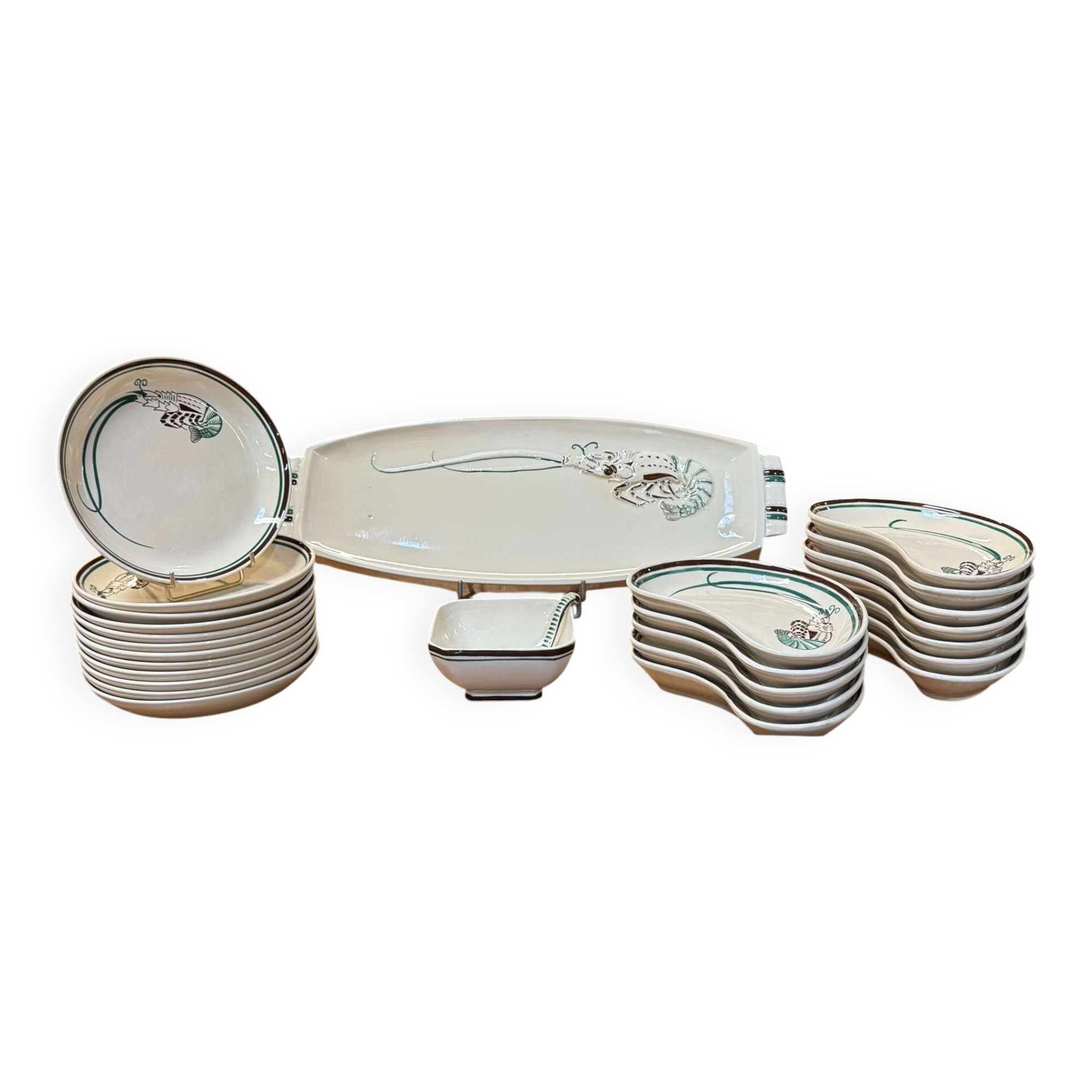 Lobster service in Quimper pottery from the 1930s.