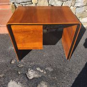Bureau d'écriture en noyer italien. attribué à Guglielmo Ulrich.