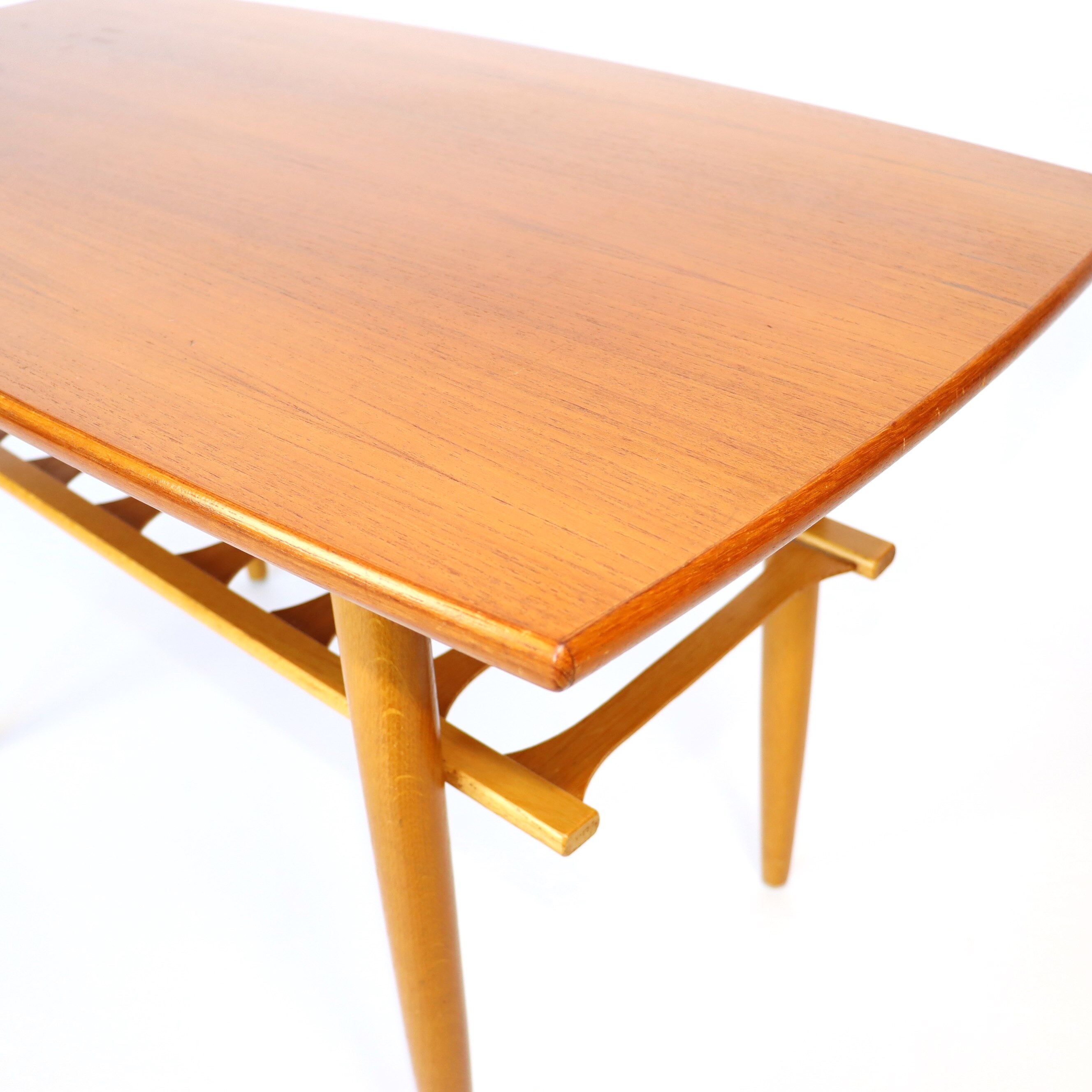 Table basse en teck années 50