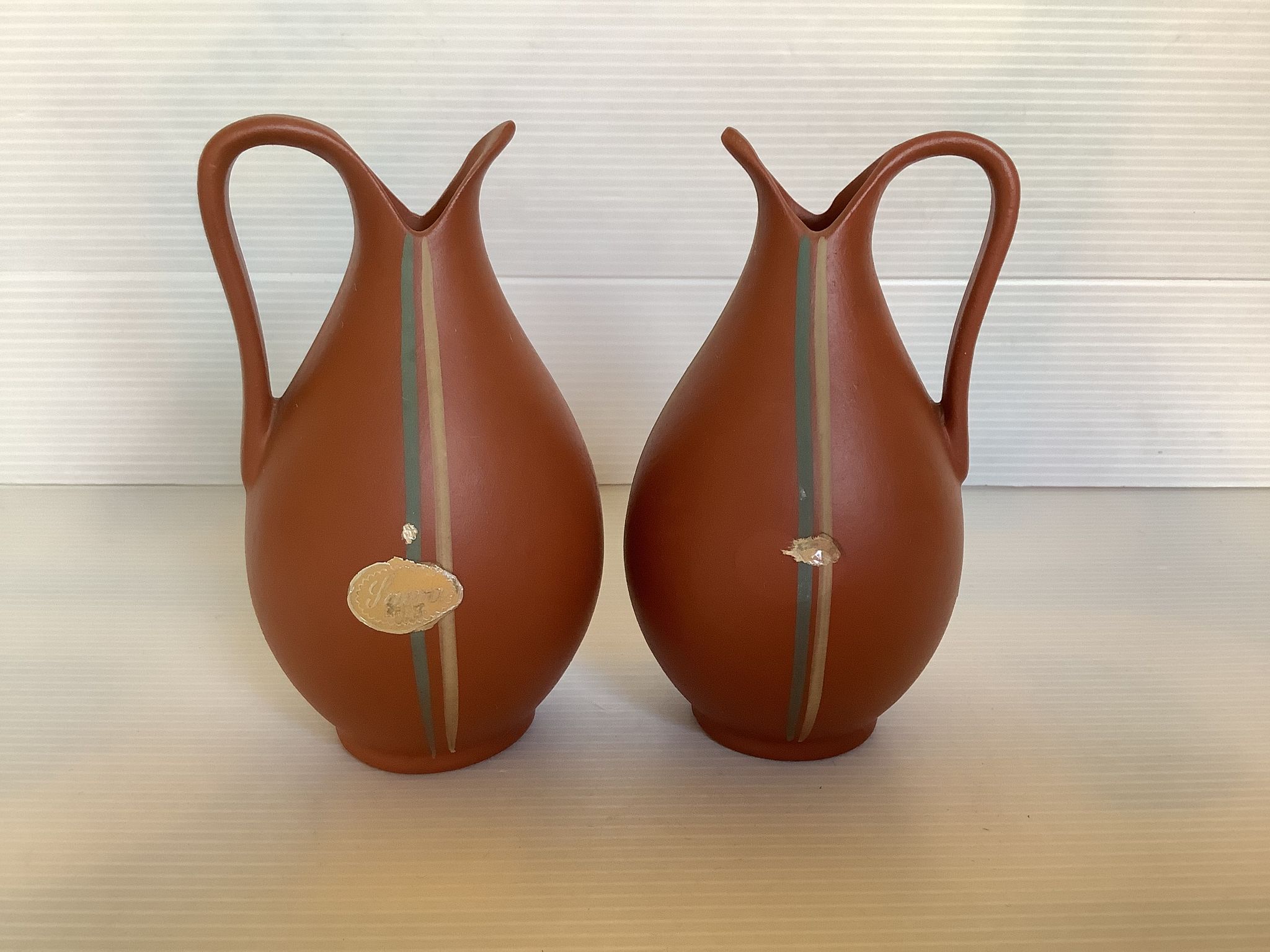 Paire de vases terra cotta Sawa foreign