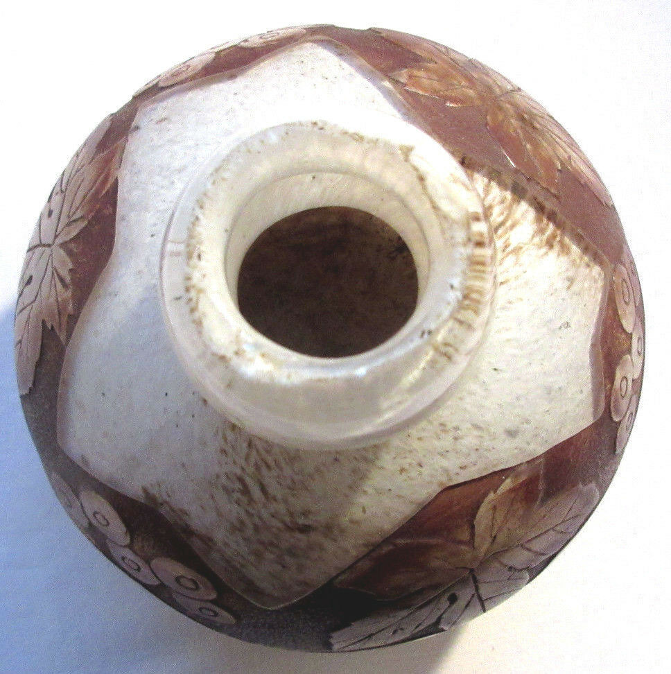 Art Deco ball vase signed Legras, acid-etched glass paste Vine decoration