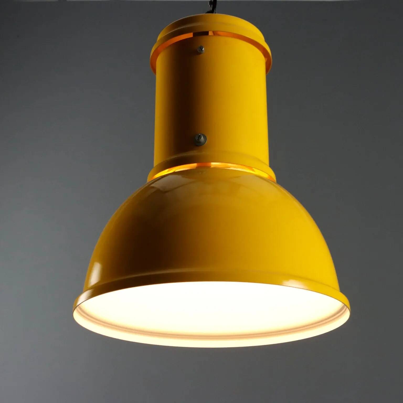Vintage lacquered metal lamp, Italian design from the 1970s.