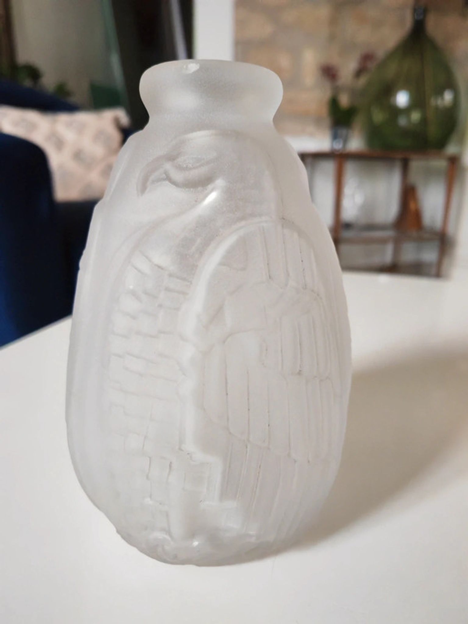 Art deco vase in pressed glass molded eagle