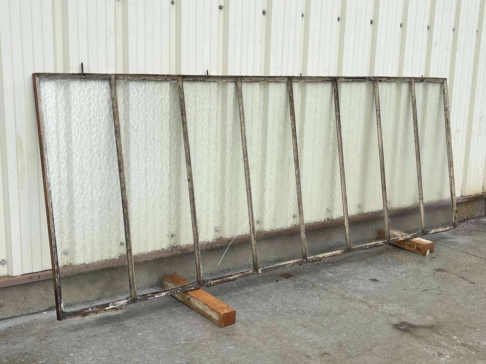 Workshop canopy from the early 20th century in cast iron (1 pane with a crack)