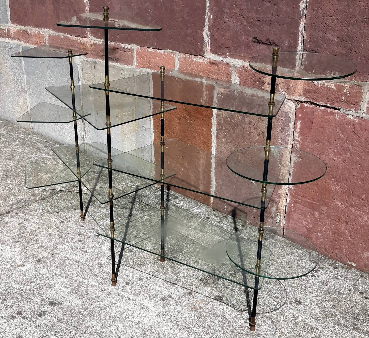 Glass display case (or counter). (1950s/60s)