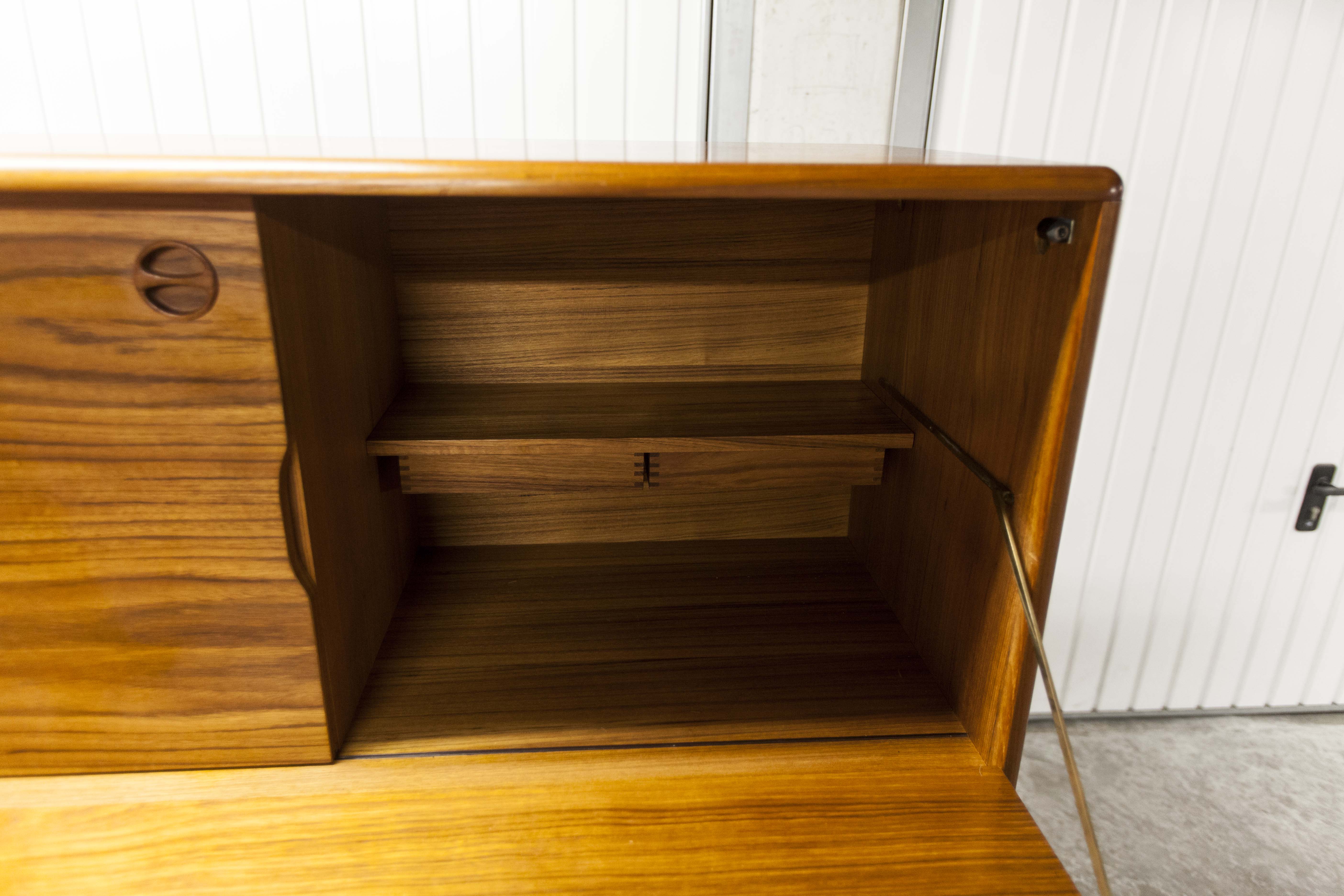 Scandinavian high enfilade 1960 solid teak