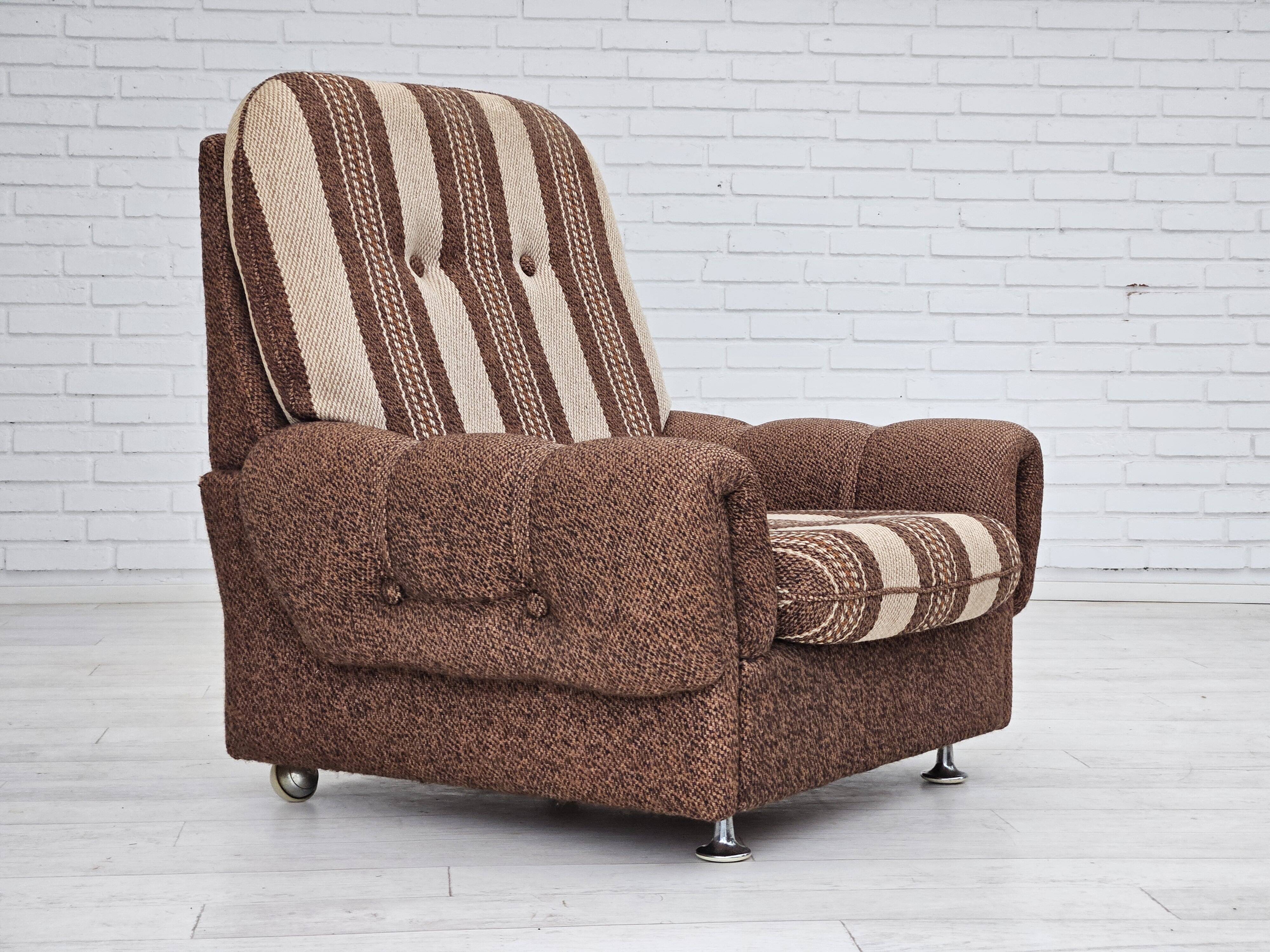 Fauteuil relax danois, revêtement en laine d'origine, années 70