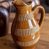 The sandstone pitcher "with pearls"