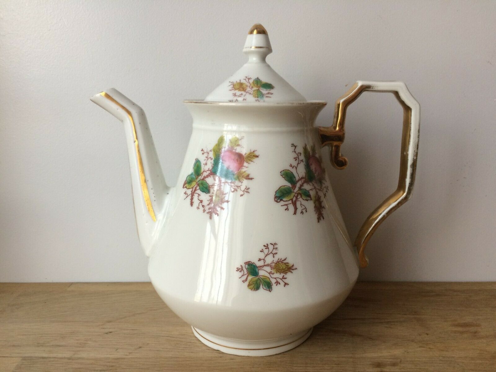 Tea and coffee maker or sugar maker in Porcelain from Paris
