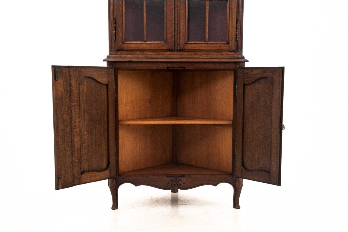 Corner showcase, France, circa 1930