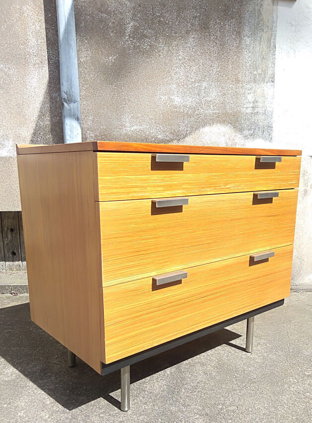 Dresser John and Sylvia Reid, stag edition1960